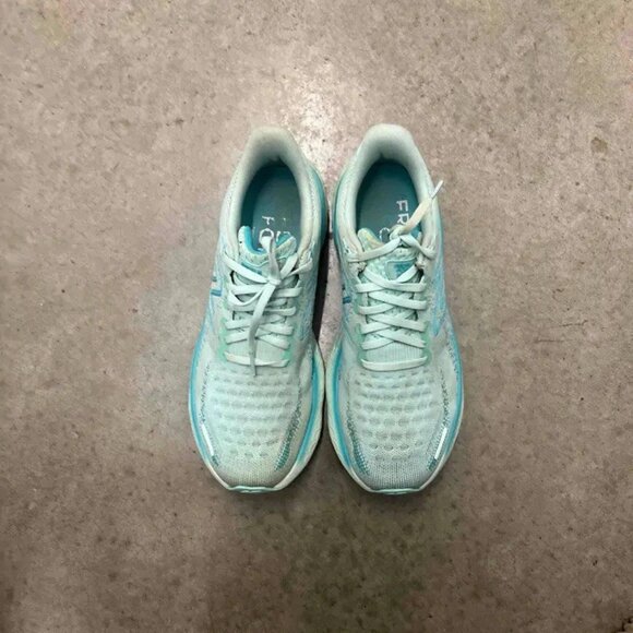 New Balance Wmns Fresh Foam 1080v12 Bright Cyan W108012b Size 9.5 women used - Picture 3 of 7